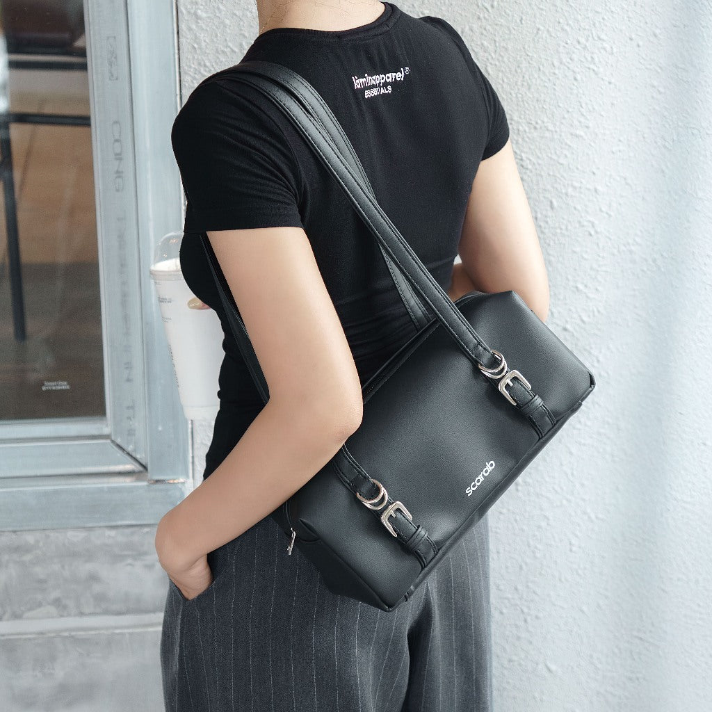 Elryn Belt Shoulder Bag (Grande M) - SCARAB